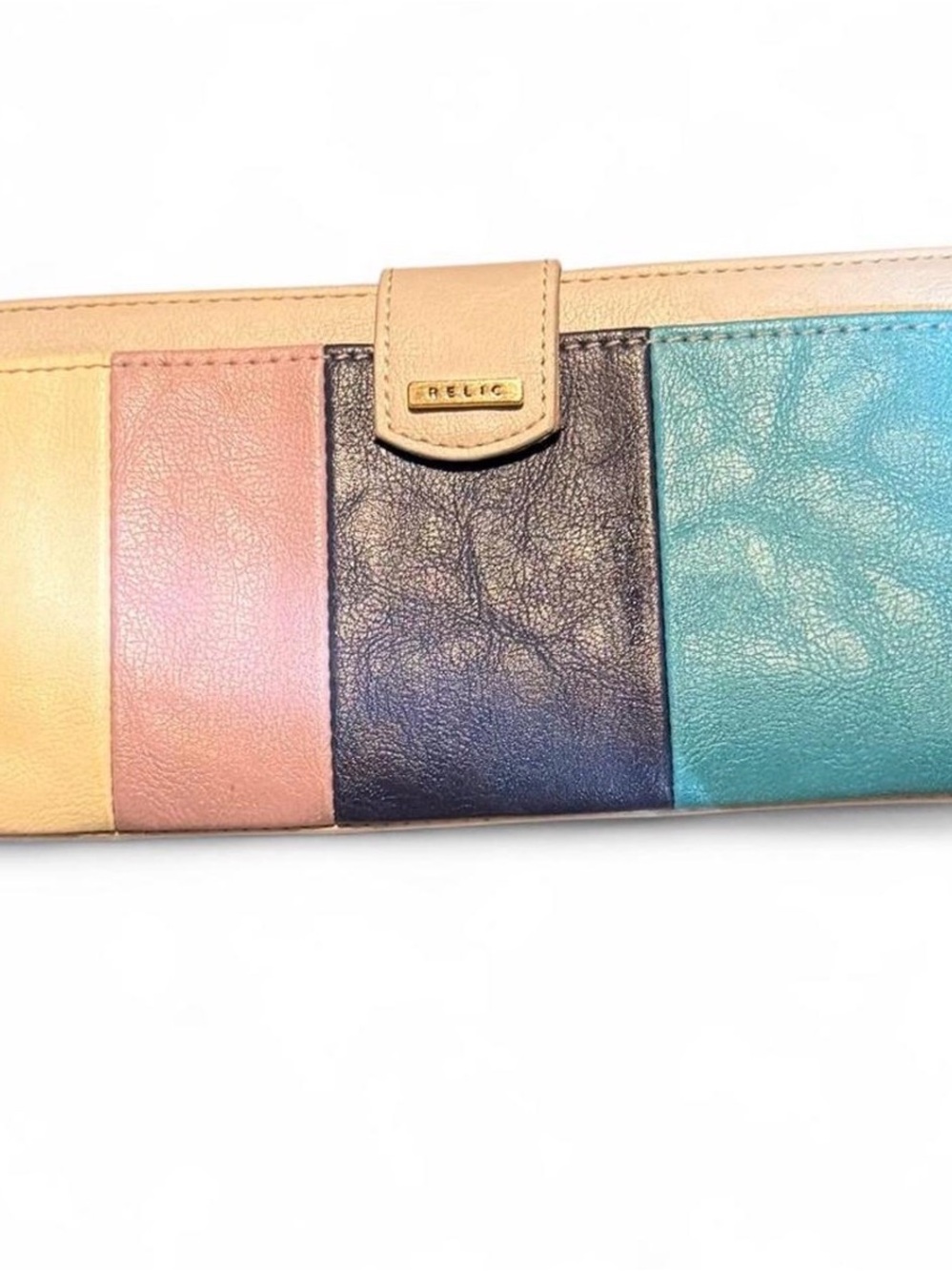 Super cute vintage Relic by Fossil bifold wallet
